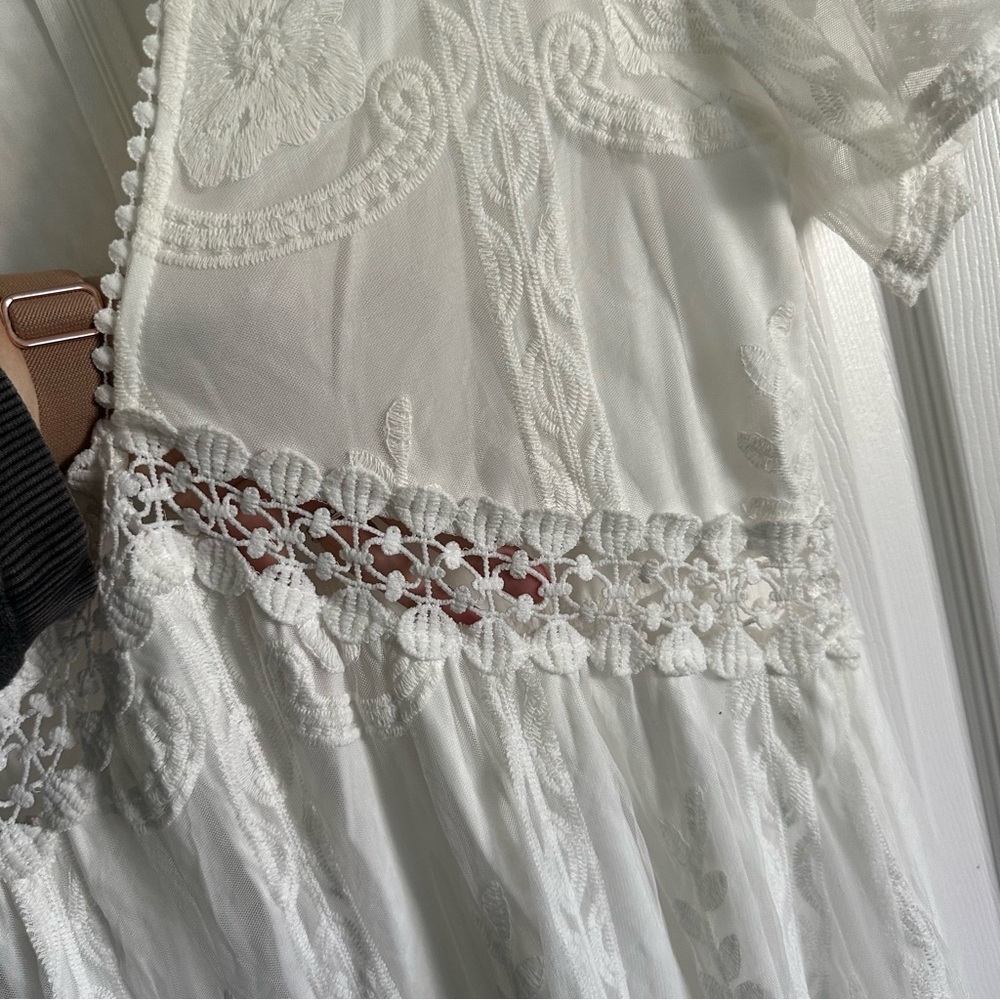 Fairsweety V-Neck Lace Maxi Wedding Dress - Size Large - Picture 9 of 12